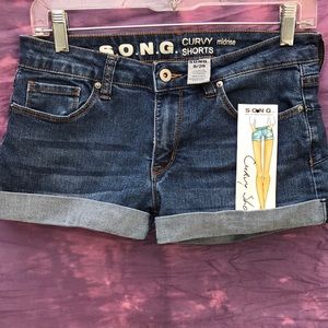 SONG Curvy shorts